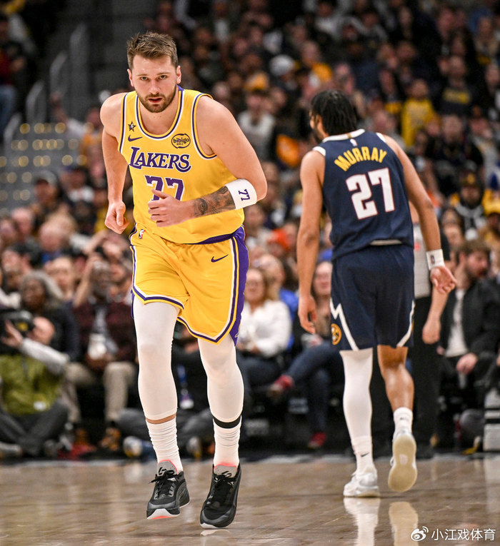 湖人逆转掘金！东契奇轰38+13+10罚球致胜 拒绝掉到附加赛区|詹姆斯|丹佛掘金队|洛杉矶湖人队|卢卡-东契奇|篮板_新浪体育_新浪新闻